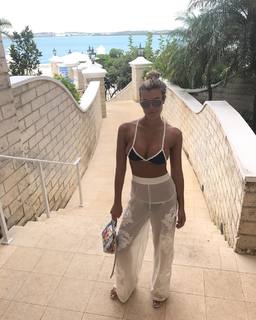 Samantha Hoopes feet photo 18