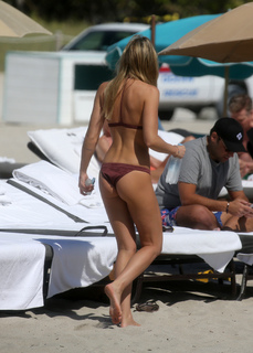 Samantha Hoopes feet photo 13
