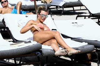 Samantha Hoopes feet photo 4