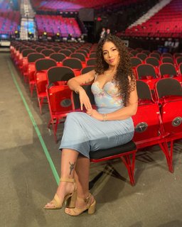 Samantha Irvin feet photo thumbnail