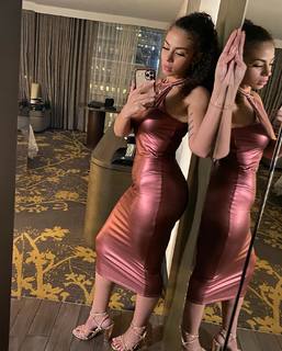 Samantha Irvin feet photo thumbnail