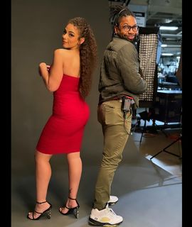 Samantha Irvin feet photo thumbnail