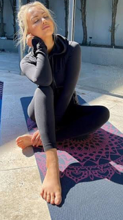 Samantha Jade feet photo 1