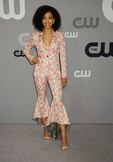 Samantha Logan feet photo 18