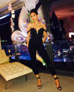 Samantha Logan feet photo 14