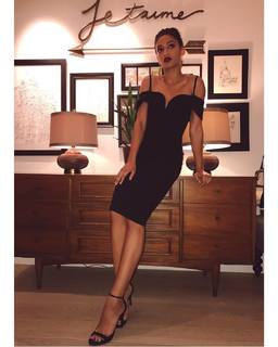 Samantha Logan feet photo 8