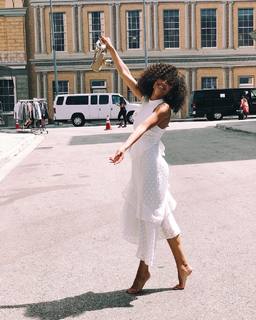 Samantha Logan feet photo 20