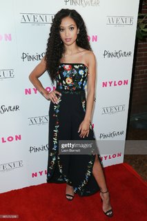 Samantha Logan feet photo 5