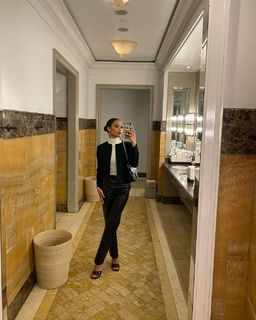 Samantha Logan feet photo 16