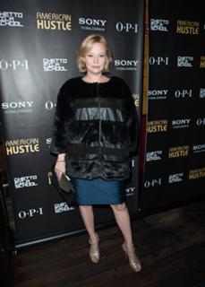 Samantha Mathis feet photo thumbnail