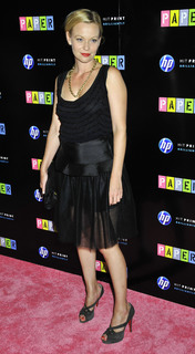 Samantha Mathis feet photo thumbnail