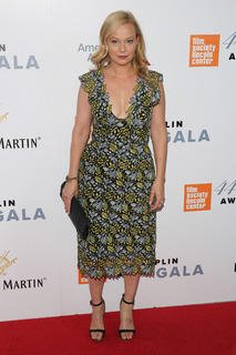 Samantha Mathis feet photo thumbnail