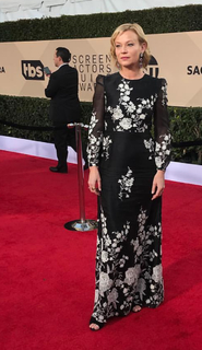 Samantha Mathis feet photo thumbnail