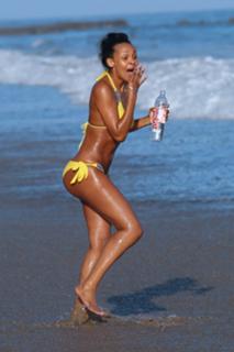 Samantha Mumba feet photo 9