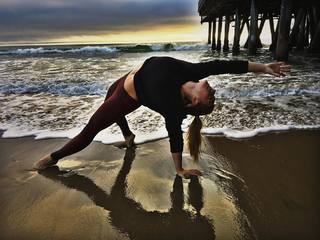 Samantha Peszek feet photo 16