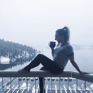 Samantha Peszek feet photo 2