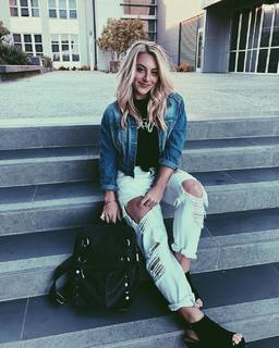 Samantha Peszek feet photo 17