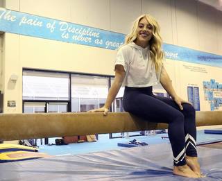 Samantha Peszek feet photo 16