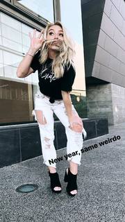 Samantha Peszek feet photo 13