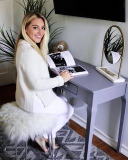 Samantha Peszek feet photo 3