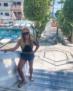 Samantha Peszek feet photo 16