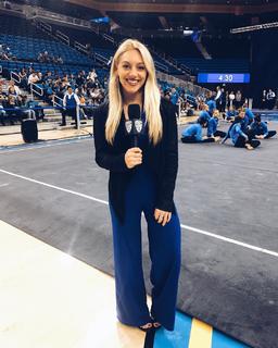 Samantha Peszek feet photo 13