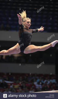 Samantha Peszek feet photo 12