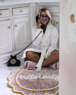 Samantha Peszek feet photo 17