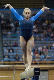 Samantha Peszek feet photo 9
