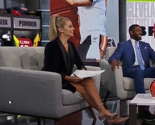 Samantha Ponder feet photo thumbnail