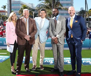 Samantha Ponder feet photo thumbnail