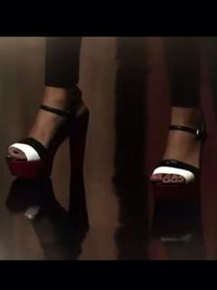 Samantha Ponder feet photo thumbnail