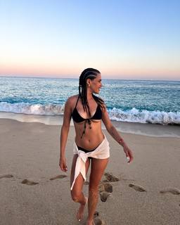 Samantha Siqueiros feet photo 11