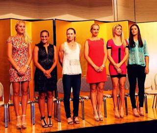 Samantha Stosur feet photo 7