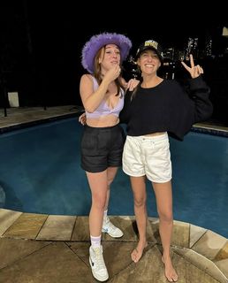 Samantha Walsh feet photo thumbnail