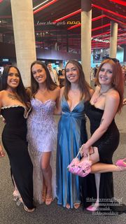 Samantha Walsh feet photo thumbnail