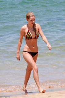Samara Weaving feet photo thumbnail