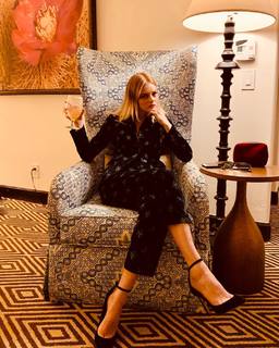 Samara Weaving feet photo thumbnail