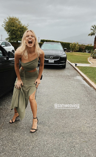 Samara Weaving feet photo thumbnail