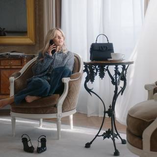 Samara Weaving feet photo thumbnail