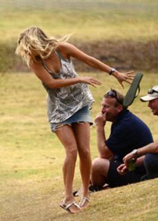 Samara Weaving feet photo thumbnail