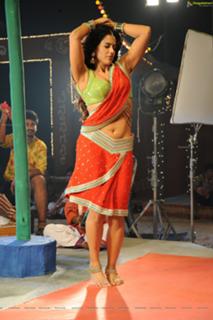 Sameera Reddy feet photo thumbnail