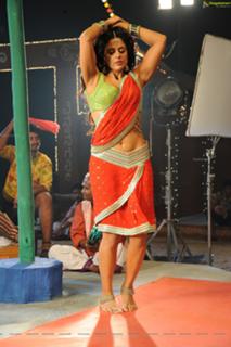 Sameera Reddy feet photo thumbnail