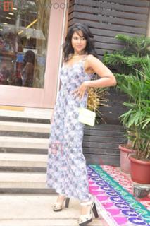 Sameera Reddy feet photo thumbnail