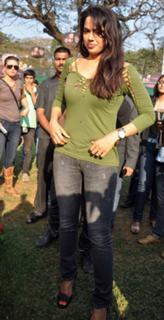 Sameera Reddy feet photo thumbnail