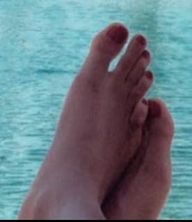 Sameera Reddy feet photo thumbnail