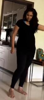 Sameera Reddy feet photo thumbnail