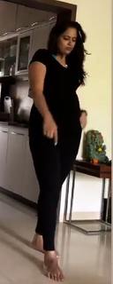 Sameera Reddy feet photo thumbnail