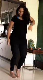 Sameera Reddy feet photo thumbnail