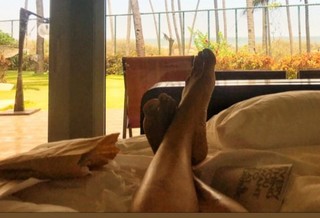 Sameera Reddy feet photo thumbnail